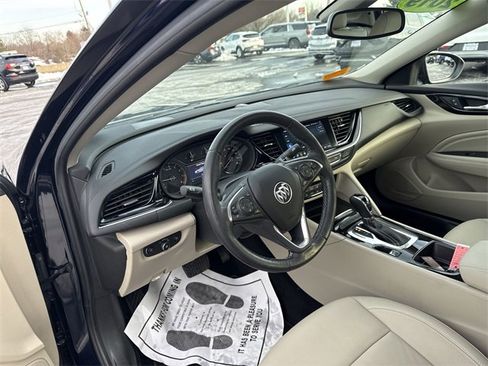 Used 2019 Buick Regal Essence image 10