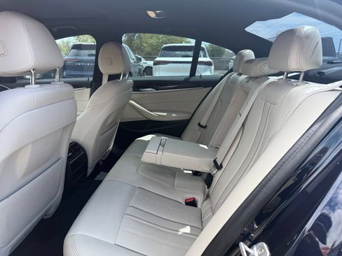 Used 2019 BMW 530i w/ Convenience Package RWD image 10