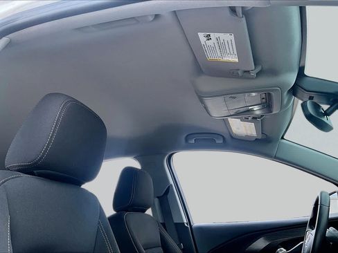 Used 2024 GMC Terrain SLE w/ Driver Convenience Package FWD image 14