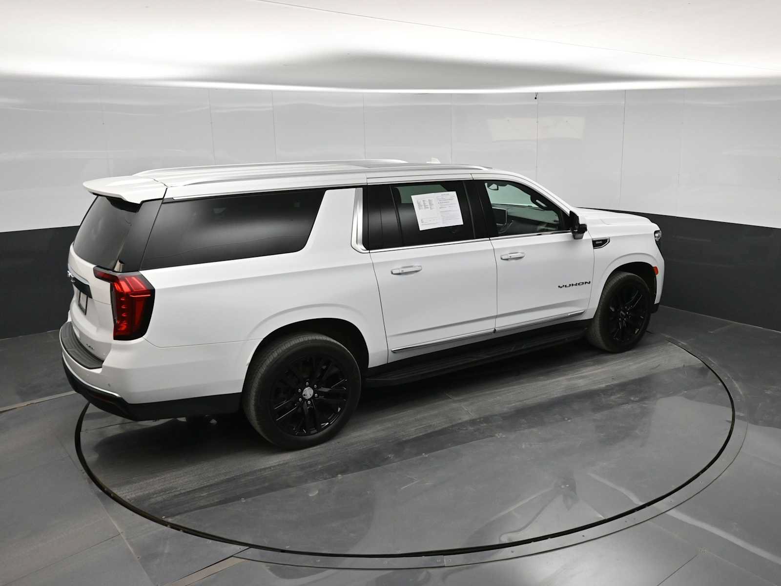 Used 2022 GMC Yukon XL SLT w/ SLT Premium Package AWD/4WD image 33