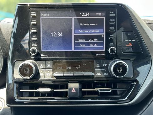 Used 2021 Toyota Highlander L AWD/4WD image 11
