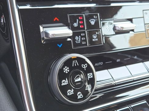 New 2025 Nissan Armada Platinum Reserve image 39