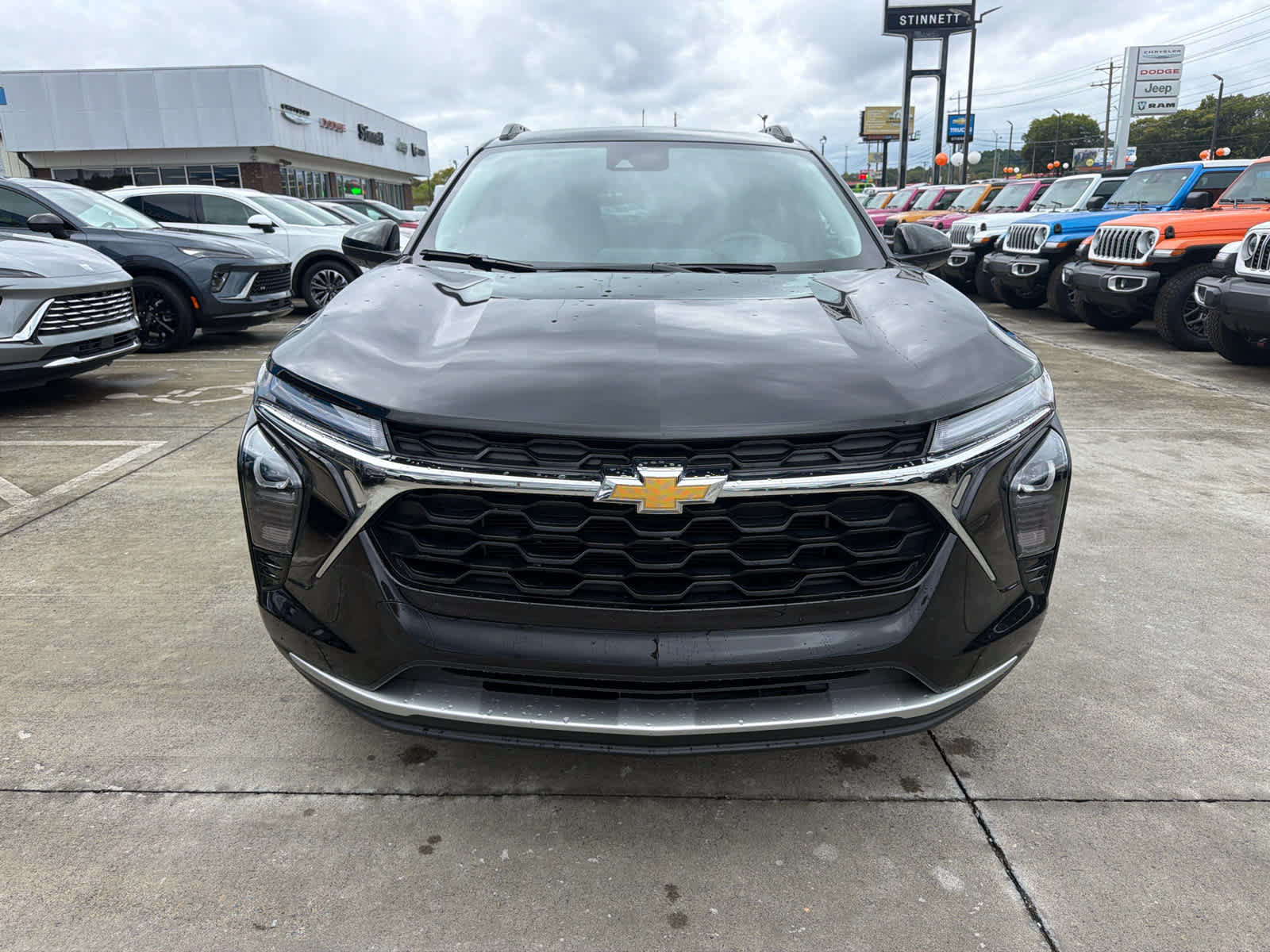 Used 2025 Chevrolet Trax LT FWD image 4