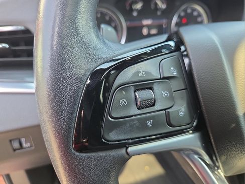 Used 2023 Buick Enclave Essence w/ Experience Buick Package FWD image 12