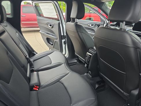 New 2026 Jeep Compass Latitude AWD/4WD image 11