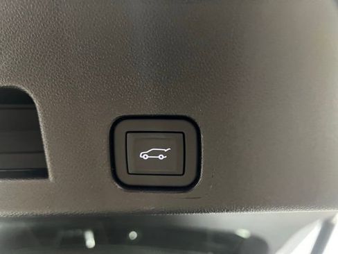 Used 2026 Chevrolet Traverse RS image 18