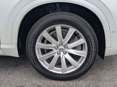 Used 2017 Volvo XC90 T5 Momentum w/ Vision Package image 12