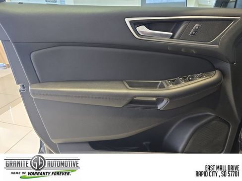 Used 2024 Ford Edge SEL w/ Convenience Package AWD/4WD image 11