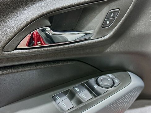 Used 2025 Chevrolet Trax LS image 18