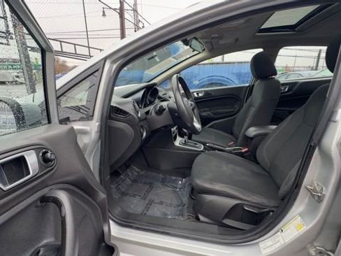 Used 2015 Ford Fiesta SE image 21