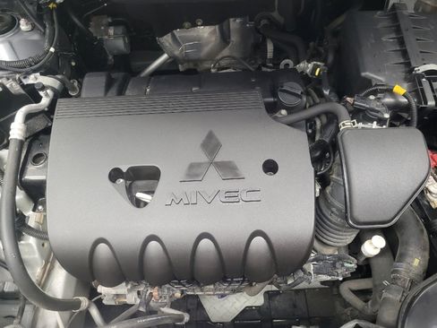 Used 2020 Mitsubishi Outlander SEL AWD/4WD image 30