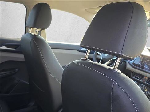 Used 2024 Volkswagen Taos SE image 21