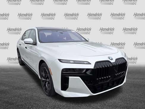 Used 2023 BMW 760i xDrive w/ Executive Package image 5