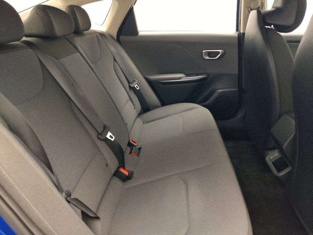 Used 2025 Kia K4 FWD image 19