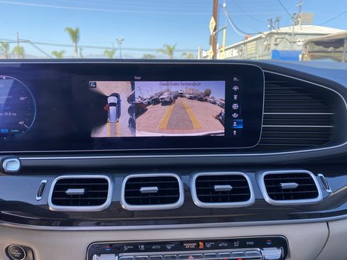 Used 2020 Mercedes-Benz GLS 450 4MATIC image 16