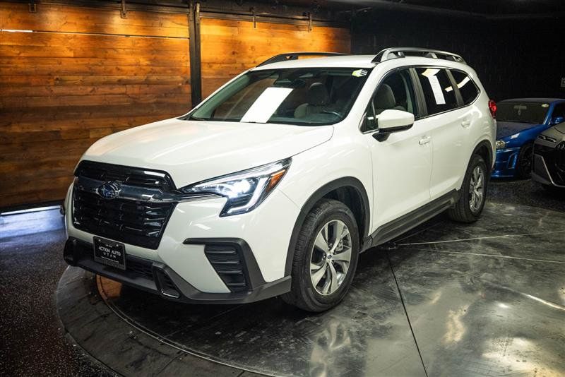 Used 2025 Subaru Ascent Premium AWD/4WD image 2