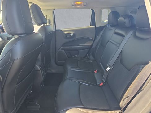 Used 2018 Jeep Compass Latitude w/ Cold Weather Group FWD image 23