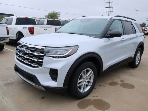 New 2026 Ford Explorer Active image 11