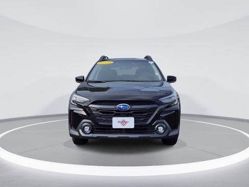 Certified 2025 Subaru Outback Premium w/ Popular Package #1 AWD/4WD image 2