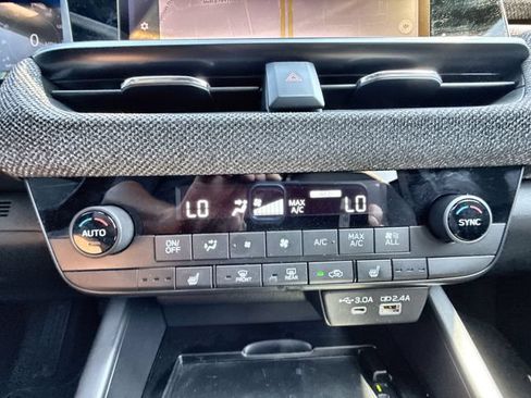 Used 2026 Subaru Outback Limited AWD/4WD image 19