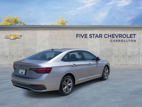 Used 2023 Volkswagen Jetta SE FWD image 8
