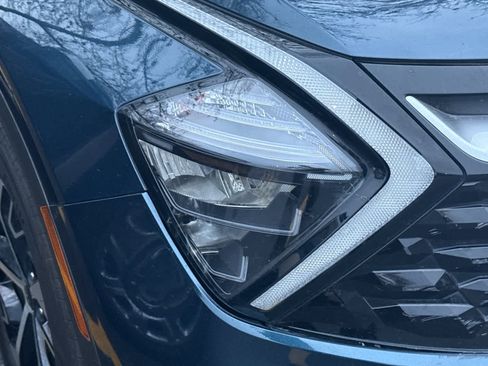 Used 2023 Kia Sportage EX image 9