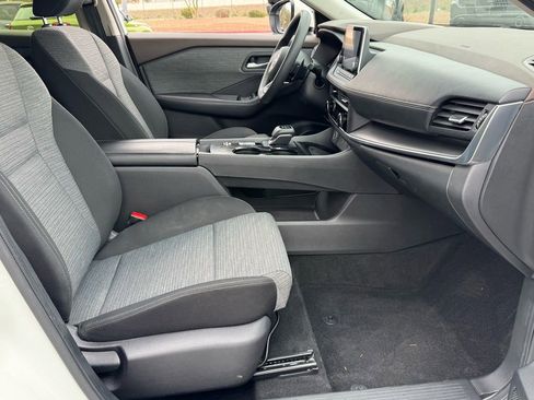 Used 2023 Nissan Rogue SV FWD image 22