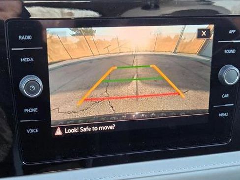 New 2026 Volkswagen Taos SE image 12