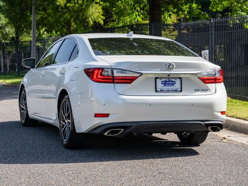 Used 2017 Lexus ES 350 w/ Luxury Package FWD image 7
