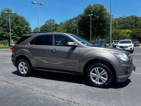 Used 2011 Chevrolet Equinox LT FWD image 4
