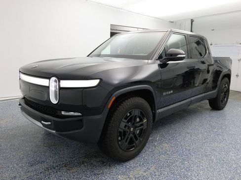 Used 2023 Rivian R1T Adventure image 1