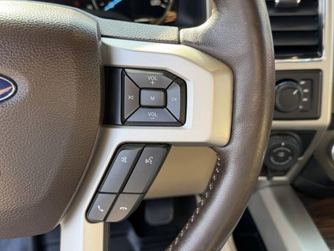 Certified 2019 Ford F150 Lariat w/ Equipment Group 502A Luxury image 15