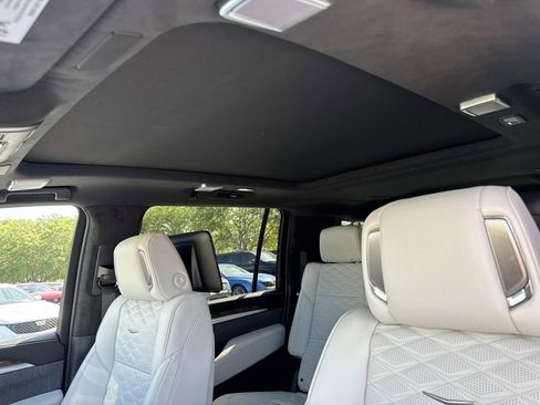 New 2026 Cadillac Escalade ESV Platinum Sport image 33