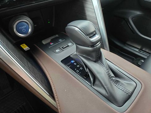 Used 2022 Toyota Venza XLE AWD/4WD image 35