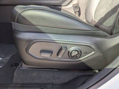 New 2025 Jeep Grand Cherokee Altitude RWD image 13