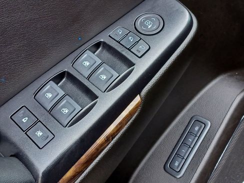 Used 2019 Chevrolet Tahoe LT w/ Luxury Package image 11