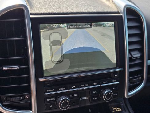Used 2012 Porsche Cayenne AWD/4WD image 10