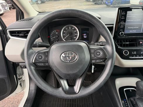 Used 2021 Toyota Corolla LE FWD image 9