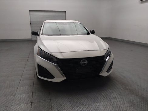 Used 2024 Nissan Altima 2.5 SV FWD image 14