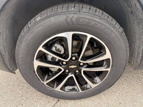 Used 2025 Chevrolet TrailBlazer LT AWD/4WD image 10