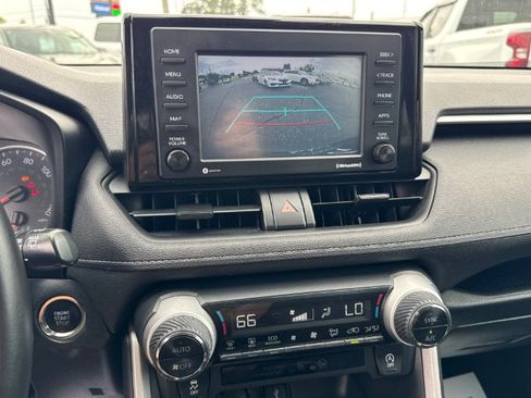 Used 2020 Toyota RAV4 XLE FWD image 21