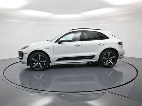 Certified 2026 Porsche Macan AWD/4WD image 2