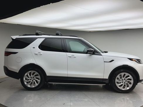 Certified 2025 Land Rover Discovery S AWD/4WD image 9