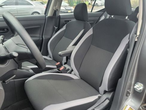 Used 2023 Nissan Versa SV image 10