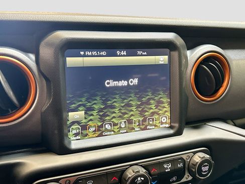 Used 2021 Jeep Gladiator Mojave AWD/4WD image 15