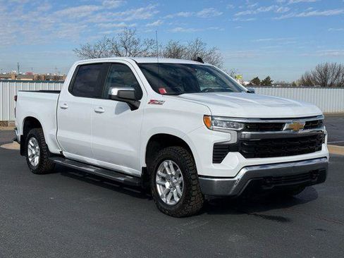 Used 2025 Chevrolet Silverado 1500 LT image 1