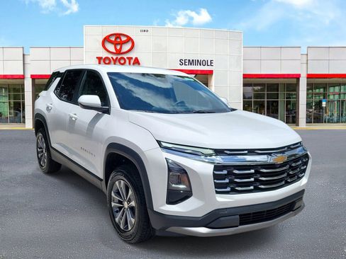Used 2026 Chevrolet Equinox LT FWD image 2
