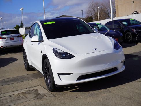 Used 2022 Tesla Model Y Performance image 1