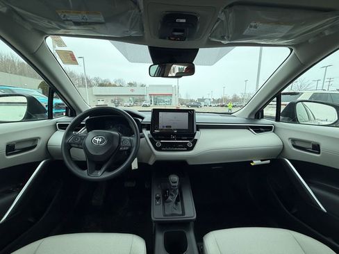 New 2026 Toyota Corolla Cross L image 9