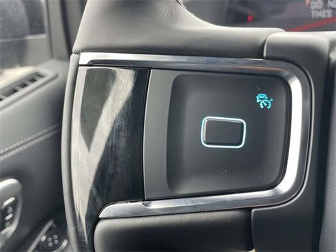 New 2025 Ford Expedition Max Platinum w/ Stealth Appearance Package image 9